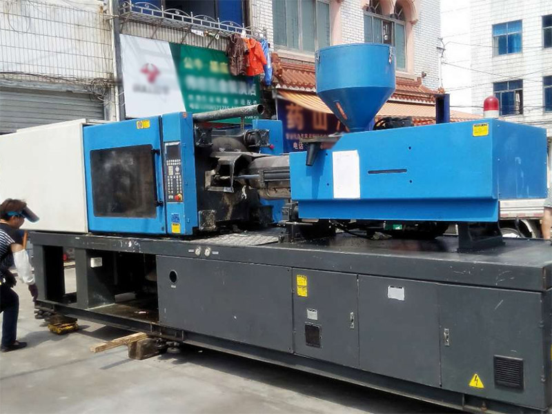 二手注塑机在注塑过程中更需要注意